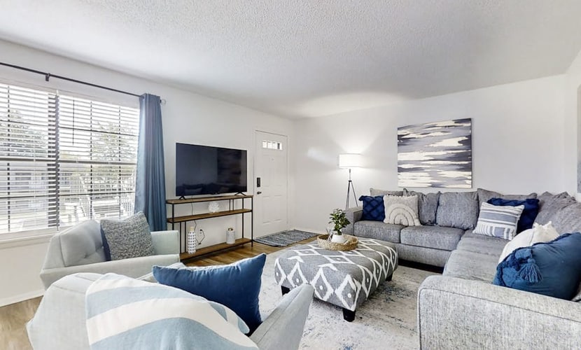 Exquisite Condo with Designer Interiors Near Oaklawn Race Track