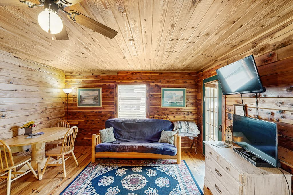Cozy Lodge - Unit 1