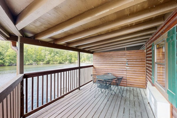 Cozy riverfront condo with river access for swimming, boating & fishing