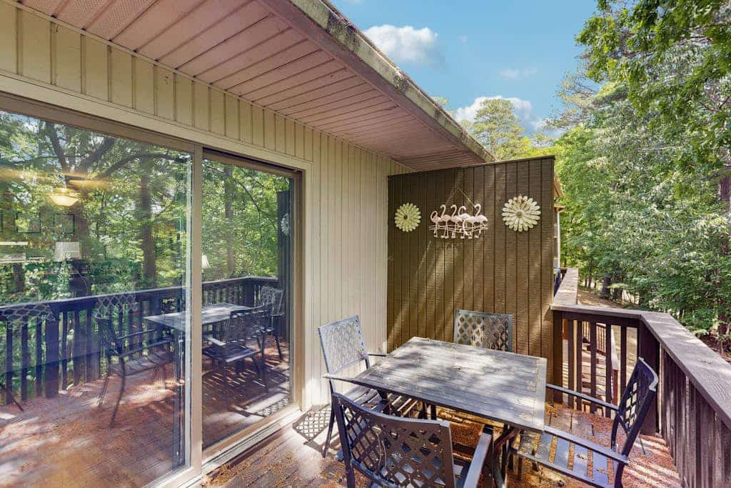 Family-friendly townhome with full kitchen, gas grill, washer & dryer and WIFI