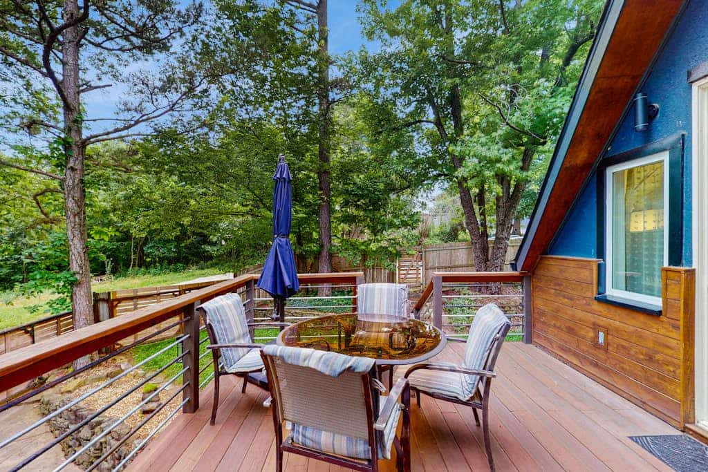 Dog-friendly cottage close to Prairie Creek & boat ramp - boat parking on-site