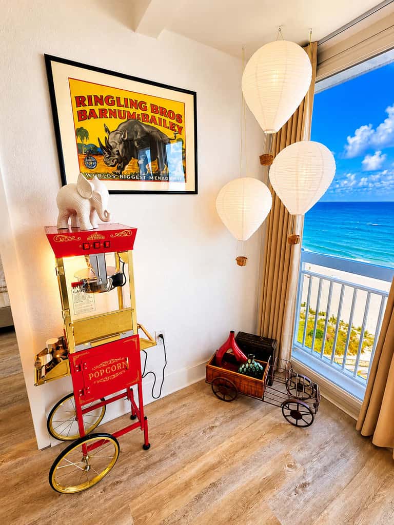 Circus-Themed Oceanfront Condo! Yachtsman 1001