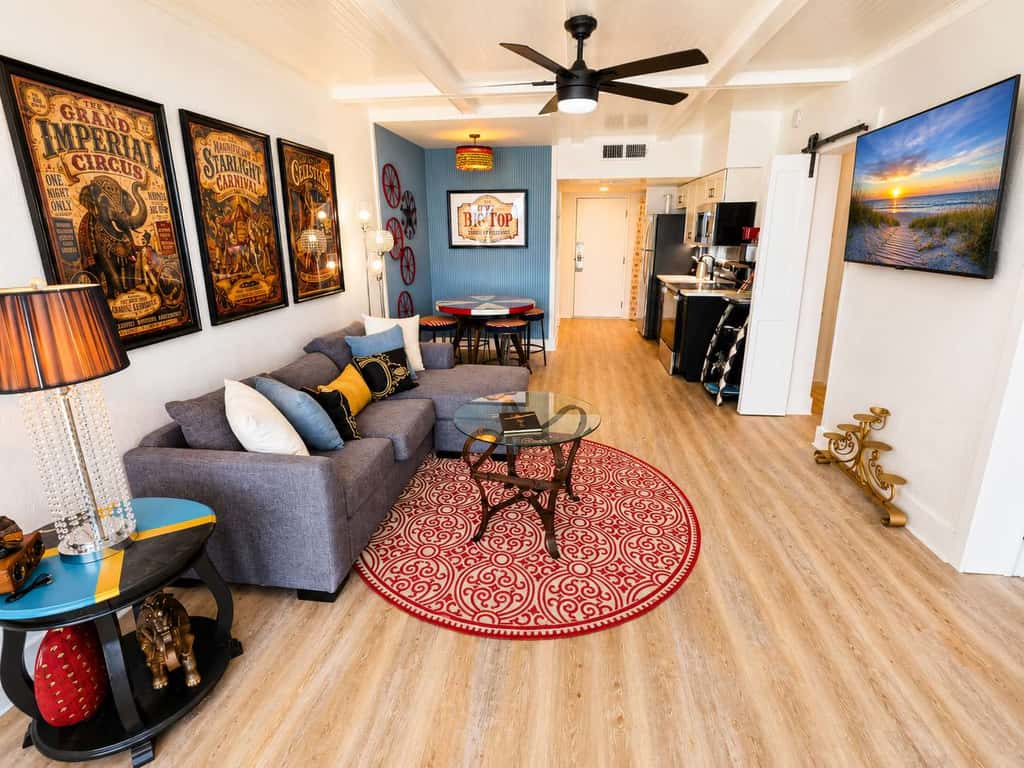 Circus-Themed Oceanfront Condo! Yachtsman 1001