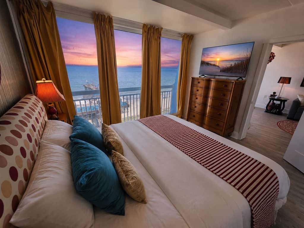 Circus-Themed Oceanfront Condo! Yachtsman 1001