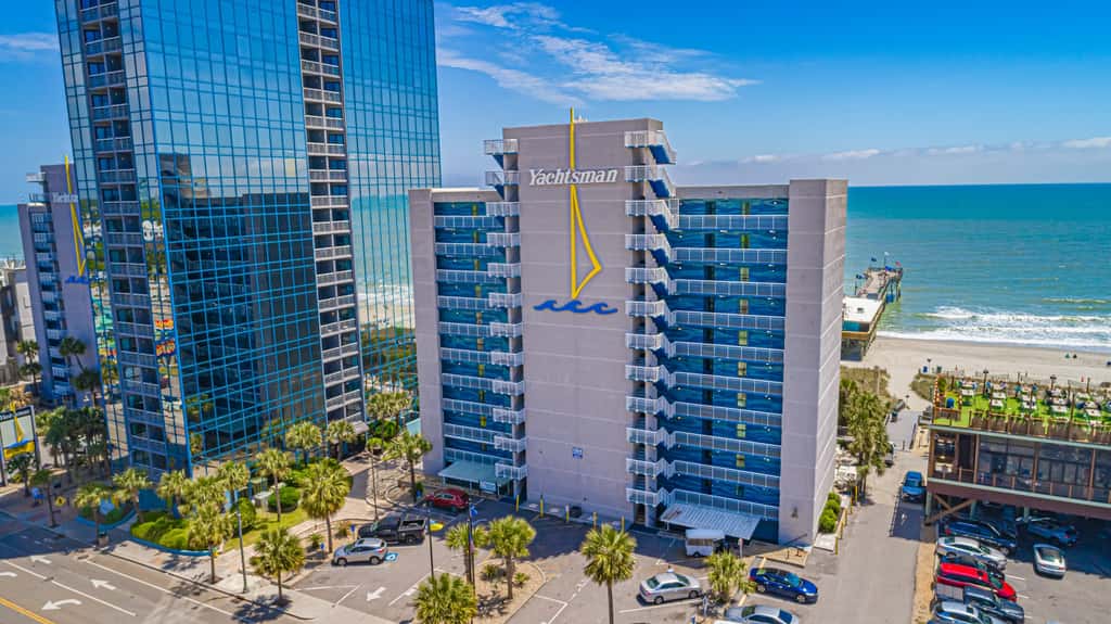 Circus-Themed Oceanfront Condo! Yachtsman 1001
