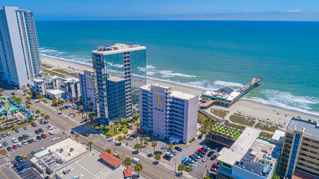 Circus-Themed Oceanfront Condo! Yachtsman 1001