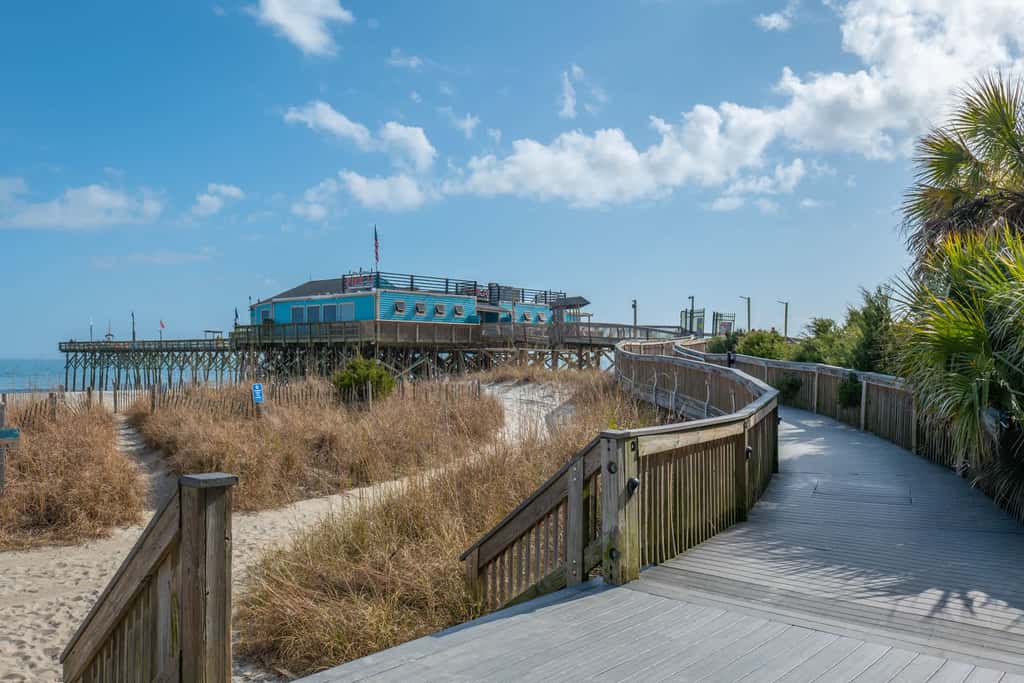 Circus-Themed Oceanfront Condo! Yachtsman 1001