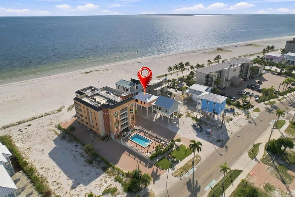 Island Hop - Steps From Fort Myers Beach