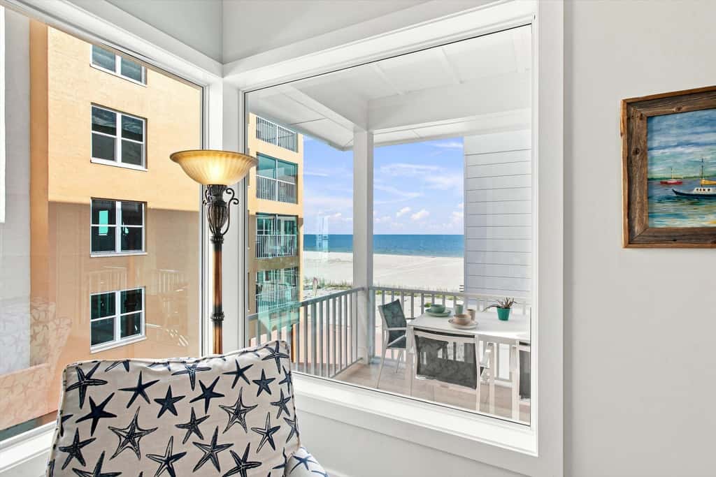 Island Hop - Steps From Fort Myers Beach