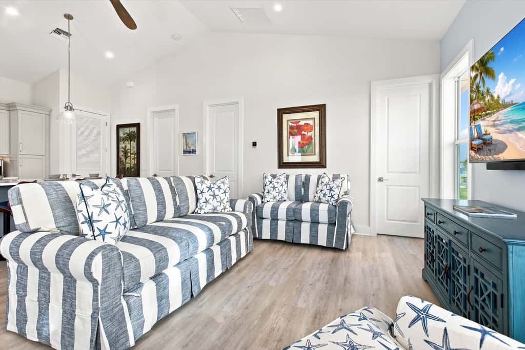 Island Hop - Steps From Fort Myers Beach