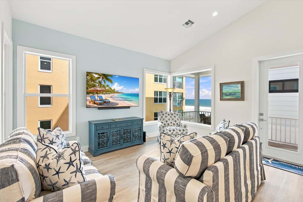 Island Hop - Steps From Fort Myers Beach