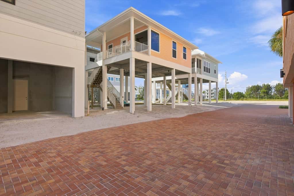 Island Hop - Steps From Fort Myers Beach