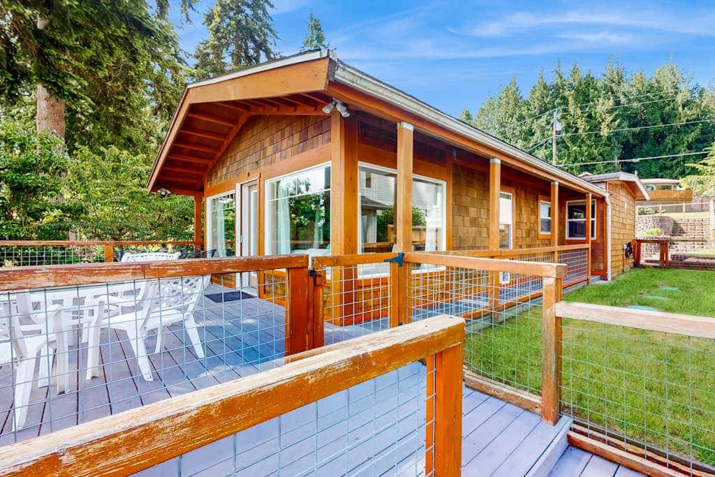Stunning Oceanfront Getaway in Langley with Private Patio and WiFi