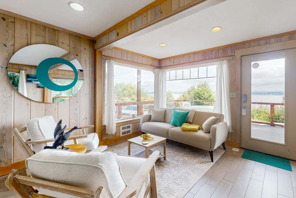 Stunning Oceanfront Getaway in Langley with Private Patio and WiFi