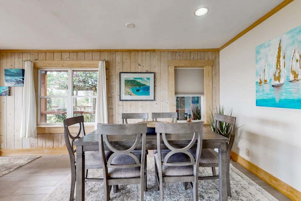 Stunning Oceanfront Getaway in Langley with Private Patio and WiFi
