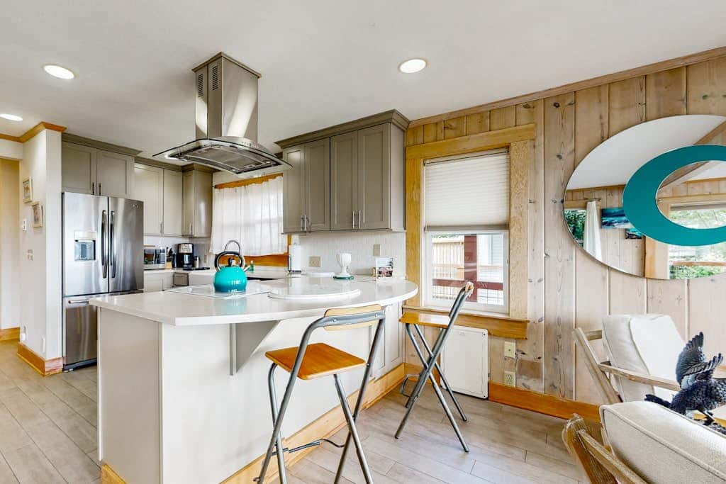 Stunning Oceanfront Getaway in Langley with Private Patio and WiFi