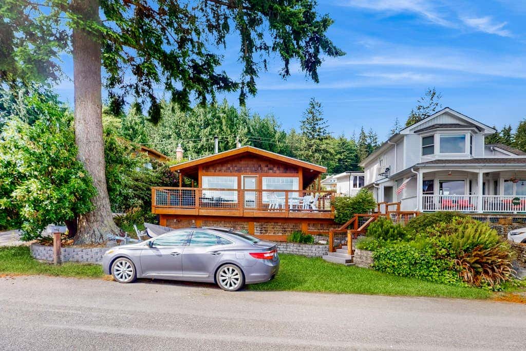 Stunning Oceanfront Getaway in Langley with Private Patio and WiFi