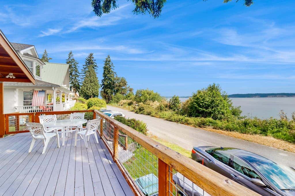 Stunning Oceanfront Getaway in Langley with Private Patio and WiFi