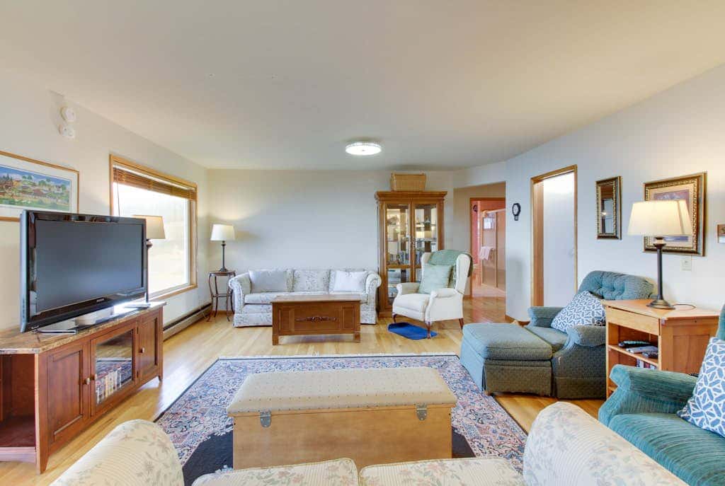 Escape to this Waterfront Lopez Island Retreat with Panoramic Ocean Views