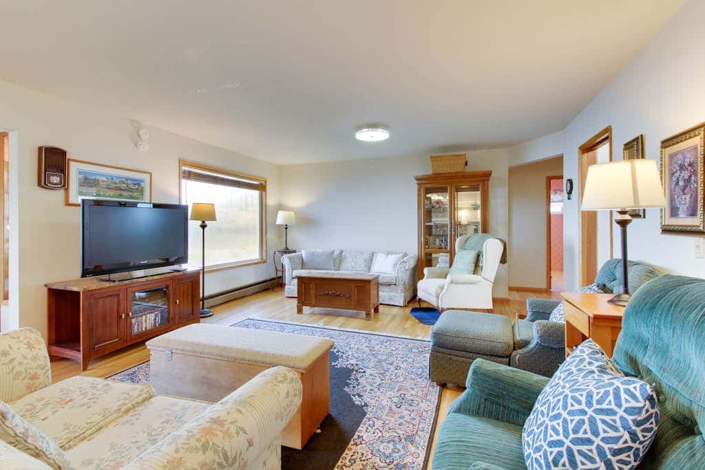 Escape to this Waterfront Lopez Island Retreat with Panoramic Ocean Views