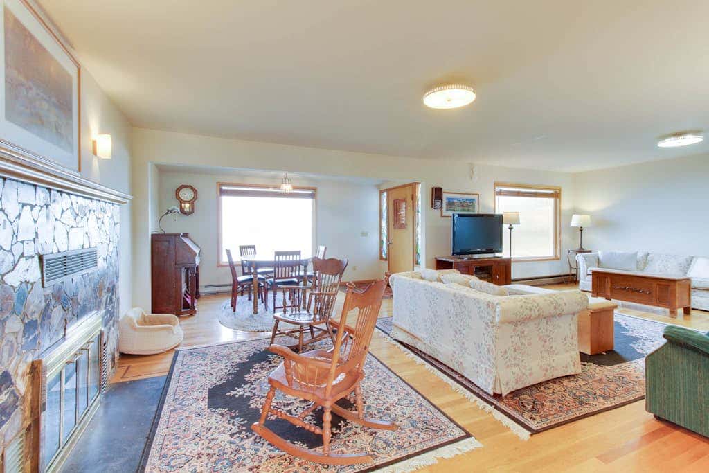 Escape to this Waterfront Lopez Island Retreat with Panoramic Ocean Views