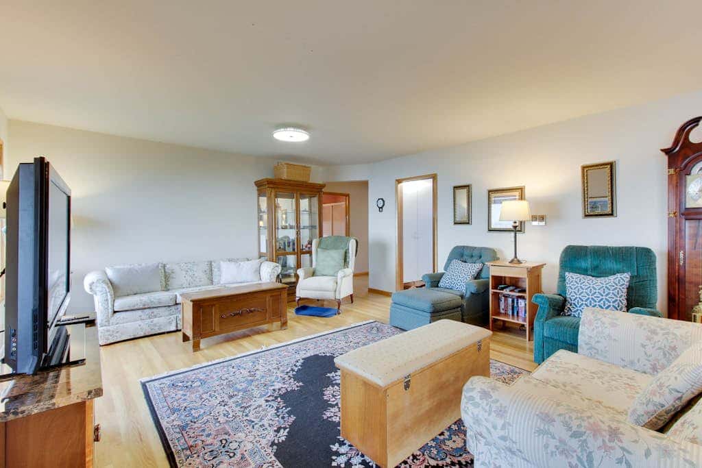 Escape to this Waterfront Lopez Island Retreat with Panoramic Ocean Views