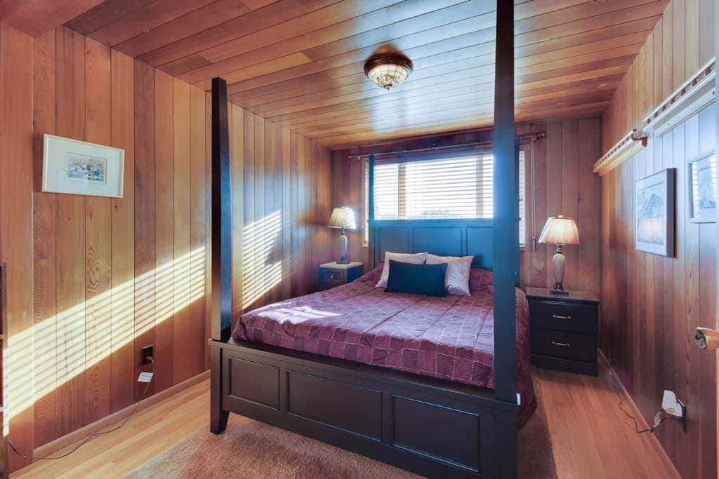 Escape to this Waterfront Lopez Island Retreat with Panoramic Ocean Views