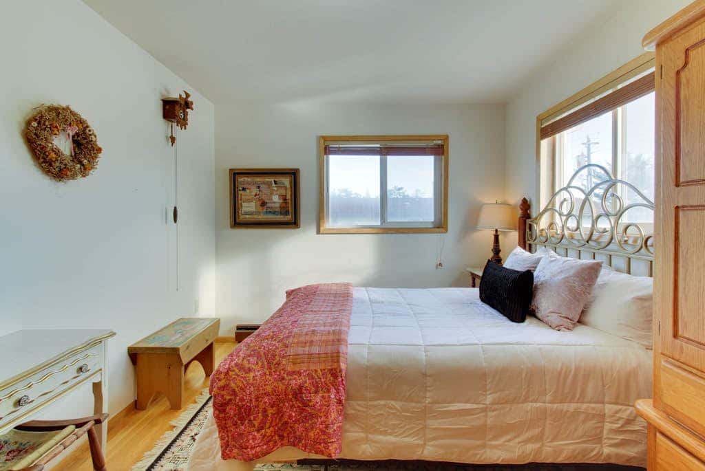 Escape to this Waterfront Lopez Island Retreat with Panoramic Ocean Views