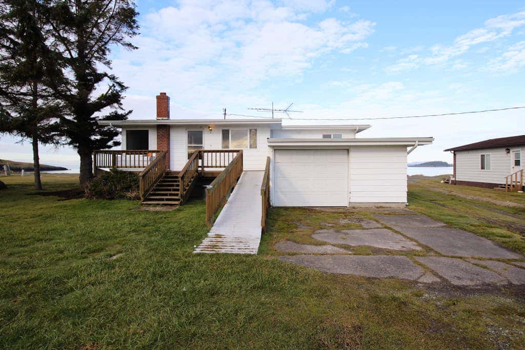 Escape to this Waterfront Lopez Island Retreat with Panoramic Ocean Views