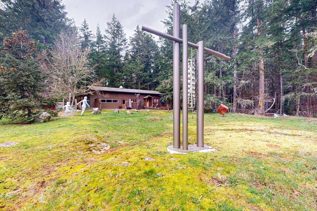 Dog Friendly Studio with Kitchenette, WiFi, Yard and Fire Pit near Eastsound Beach