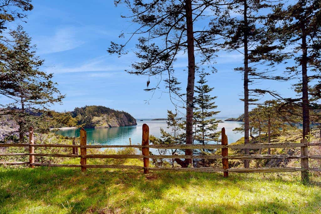 Pet Friendly Waterfront Escape with Fire Pit, Hot Tub and Mountain Views on Lopez Island