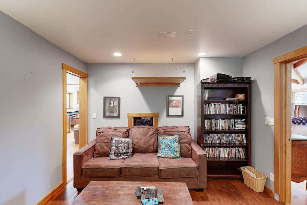 Pet Friendly Waterfront Escape with Fire Pit, Hot Tub and Mountain Views on Lopez Island
