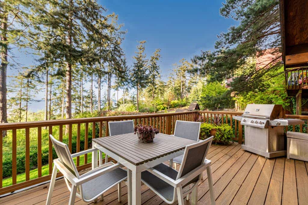 Oyster Beach House and Den 