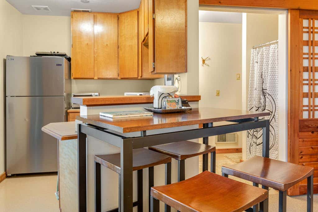 Charming Dog Friendly Beach Retreat with Hot Tub and Yard