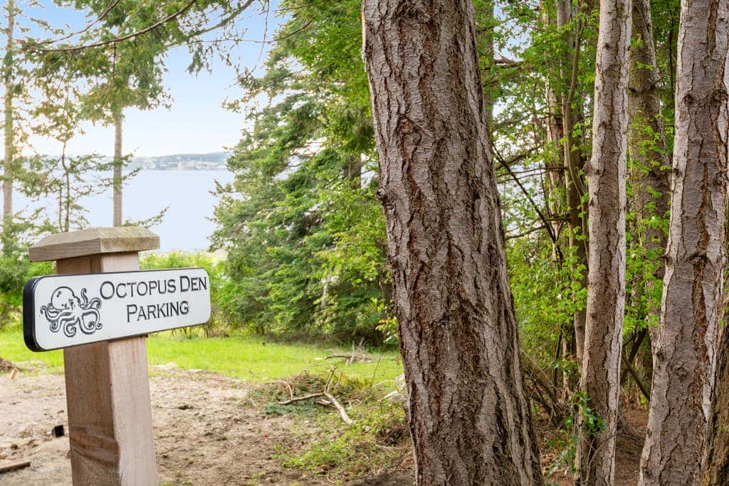 Charming Dog Friendly Beach Retreat with Hot Tub and Yard