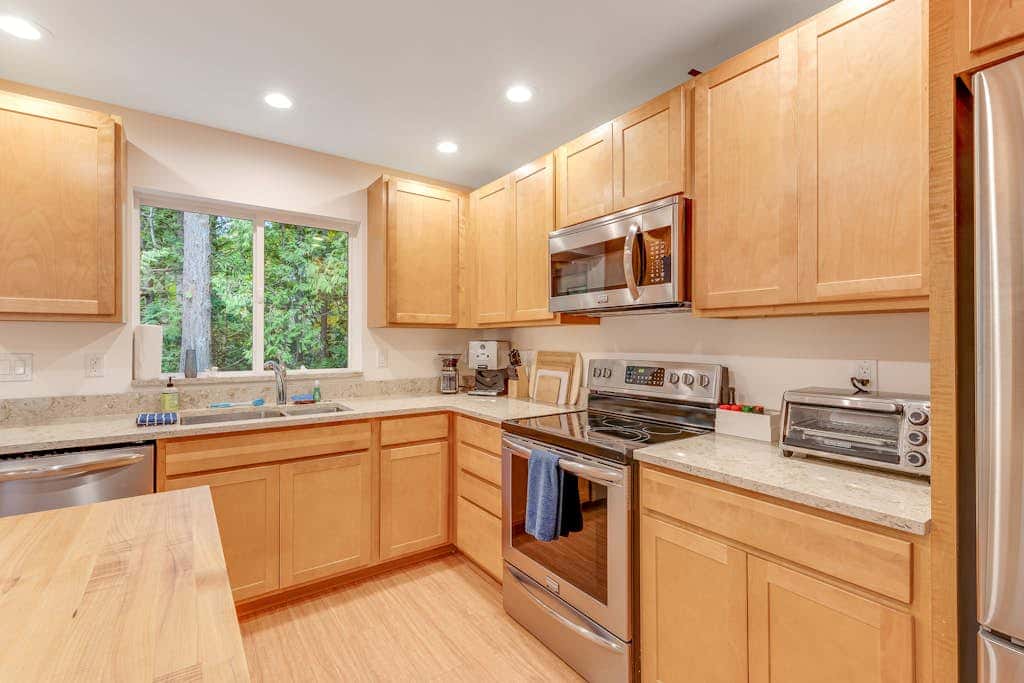 Pet Friendly Forest Retreat with Modern Amenities and Fast WiFi in Eastsound