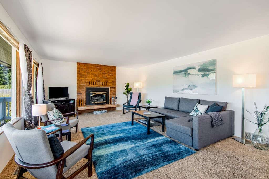 Family-Friendly Home with High-Speed WiFi, Water View, W/D, and Enclosed Yard