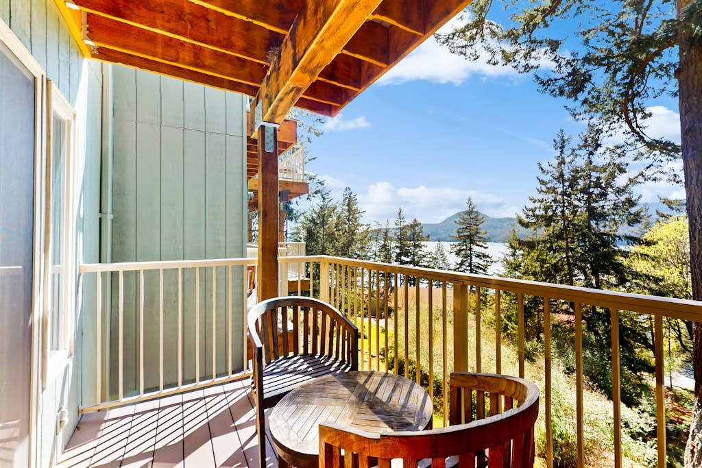 Stunning 3 Ocean View Condos near Moran State Park with Balconies