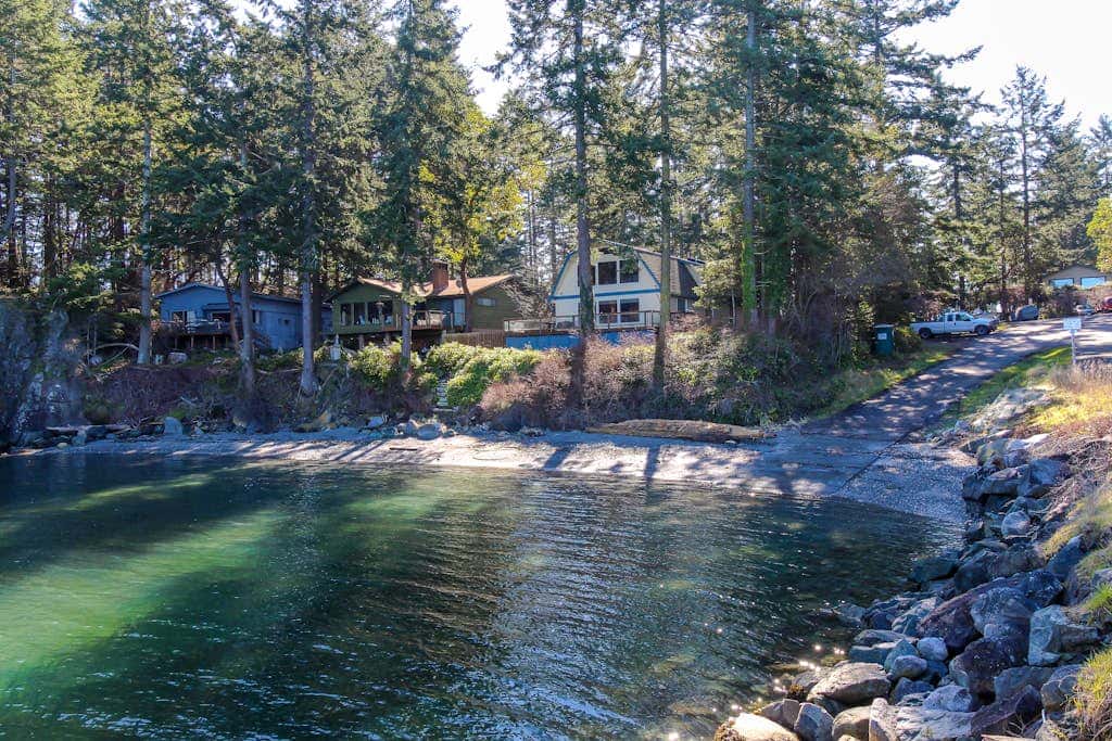 3 BR Pet Friendly Waterfront Home on Lopez Island