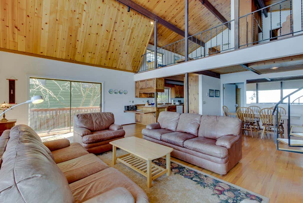 3 BR Pet Friendly Waterfront Home on Lopez Island