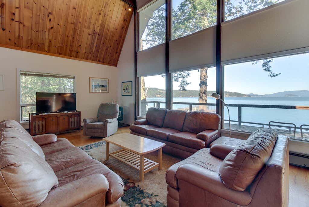 3 BR Pet Friendly Waterfront Home on Lopez Island