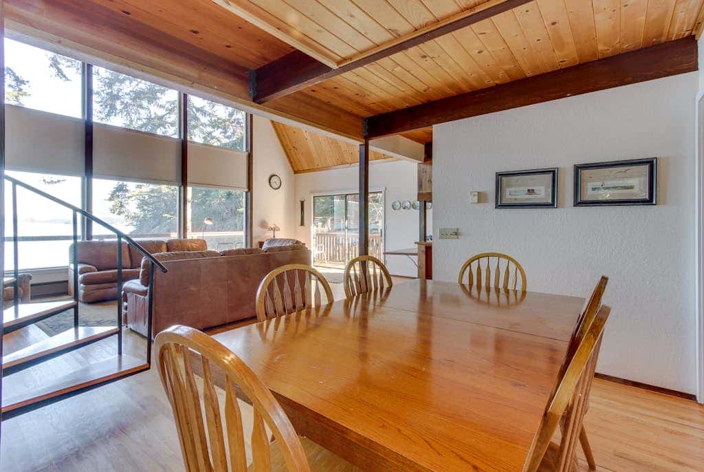 3 BR Pet Friendly Waterfront Home on Lopez Island