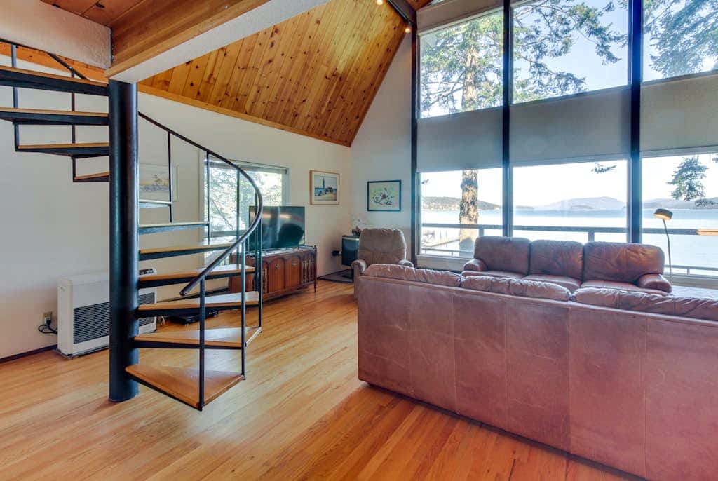 3 BR Pet Friendly Waterfront Home on Lopez Island
