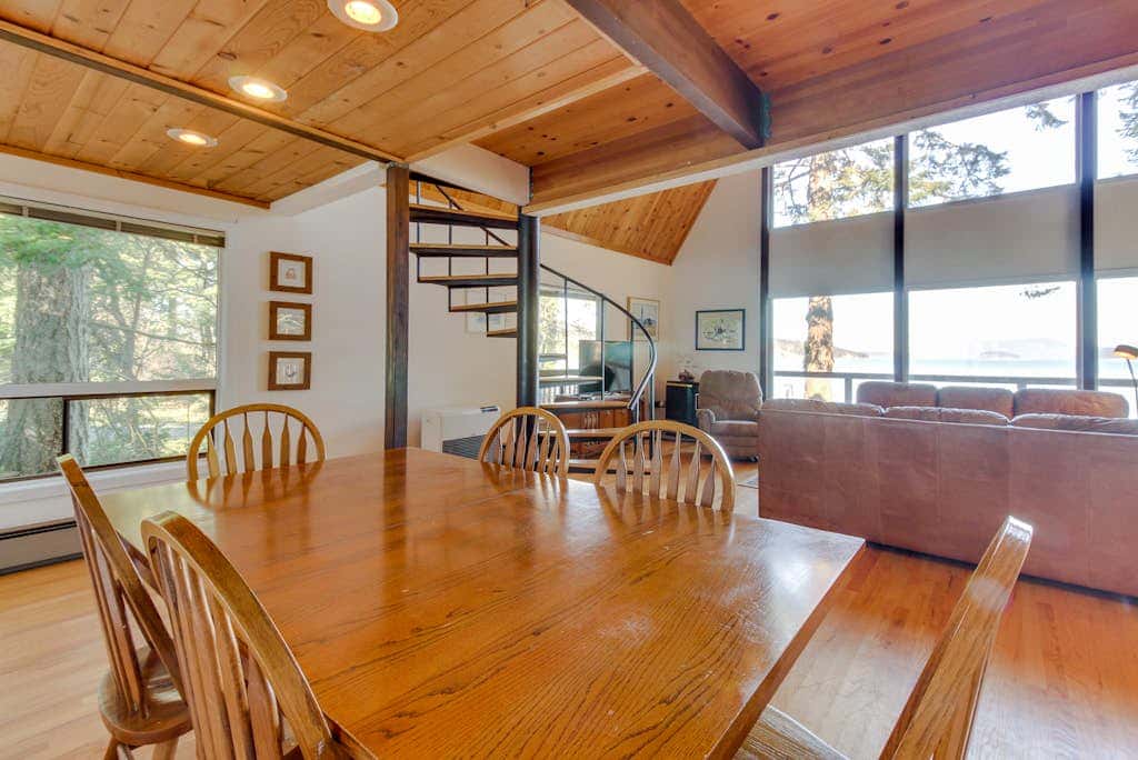 3 BR Pet Friendly Waterfront Home on Lopez Island