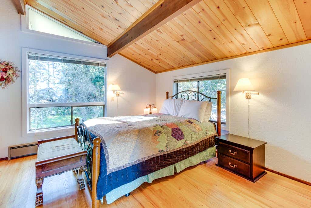 3 BR Pet Friendly Waterfront Home on Lopez Island