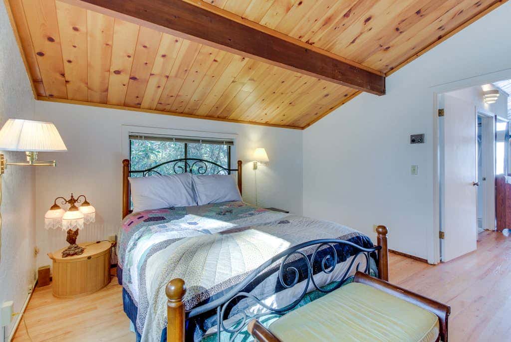 3 BR Pet Friendly Waterfront Home on Lopez Island