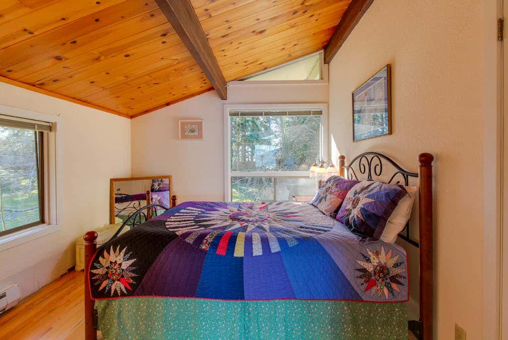 3 BR Pet Friendly Waterfront Home on Lopez Island