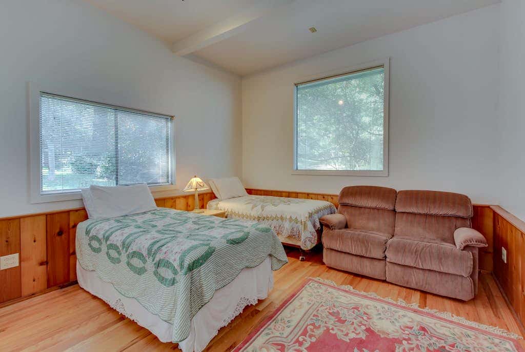 3 BR Pet Friendly Waterfront Home on Lopez Island