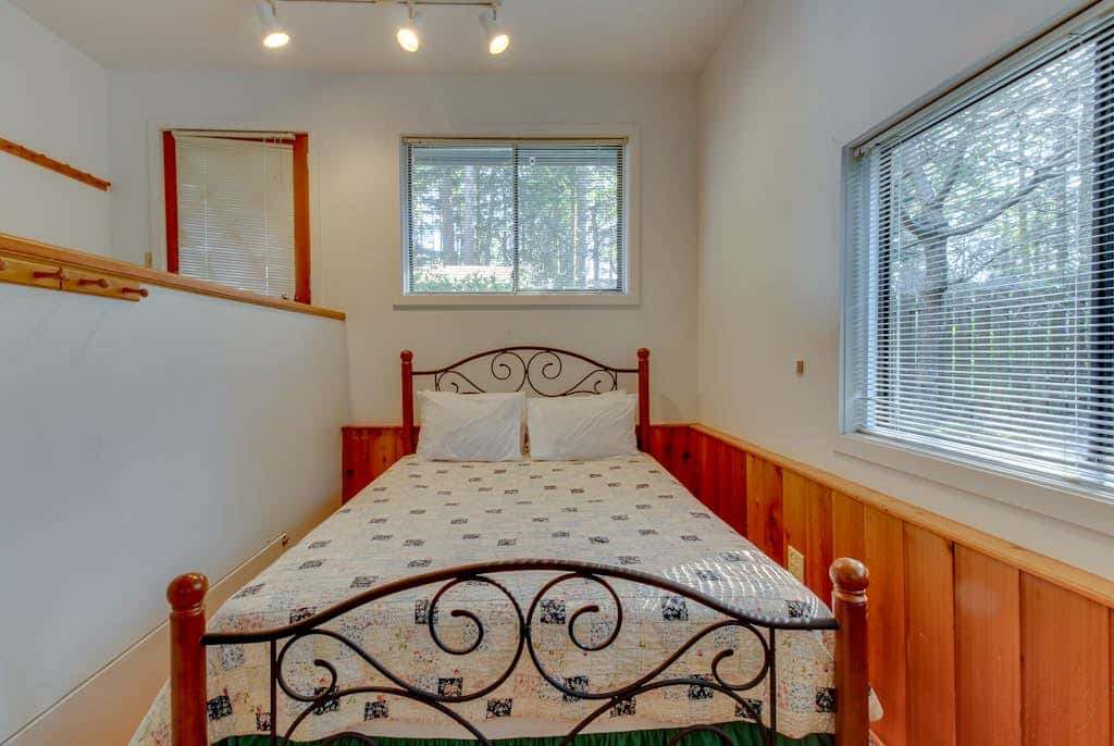 3 BR Pet Friendly Waterfront Home on Lopez Island