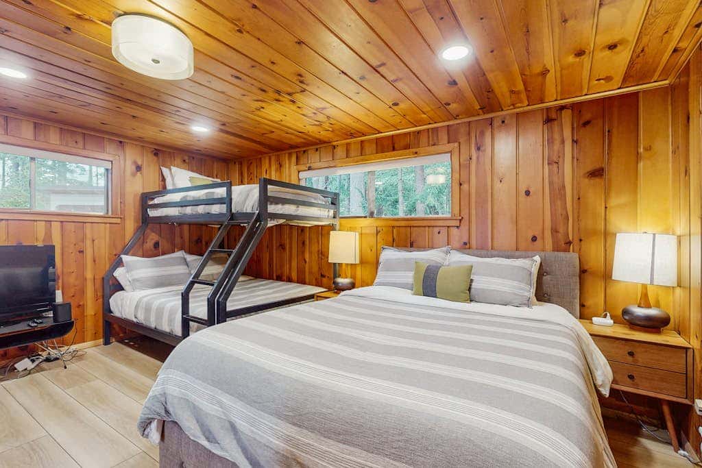 Charming Waterfront Home with Fire Pit and Access to Private Beach